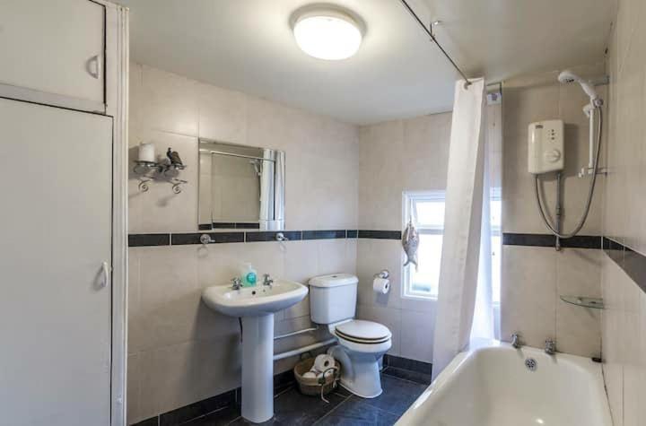 Manorbier Castle Inn Bay Room Exteriér fotografie